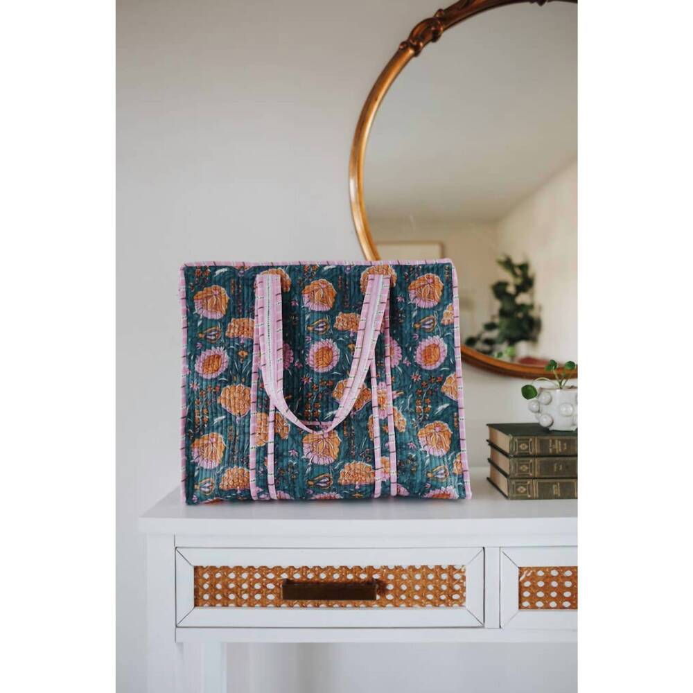 NEW CROWNED FREE women's flower garden quilted market bag in pink and orange flo